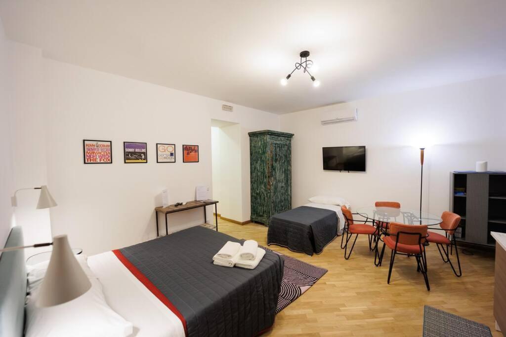 Dante Studio Super Naples